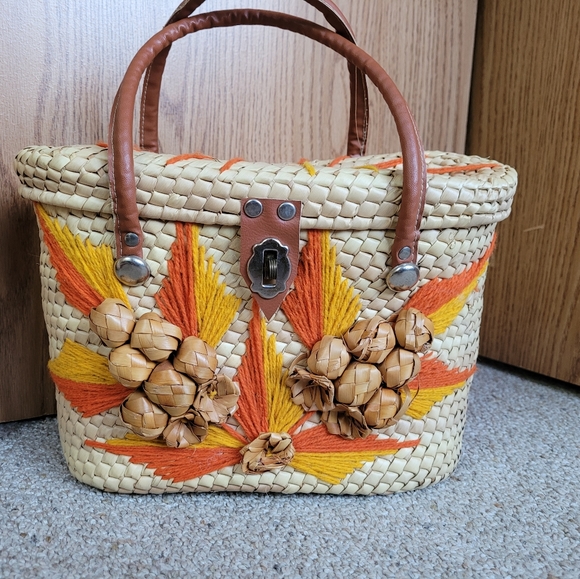 Handbags - Straw mini bag, super cute. PERFECT FOR SUMMER